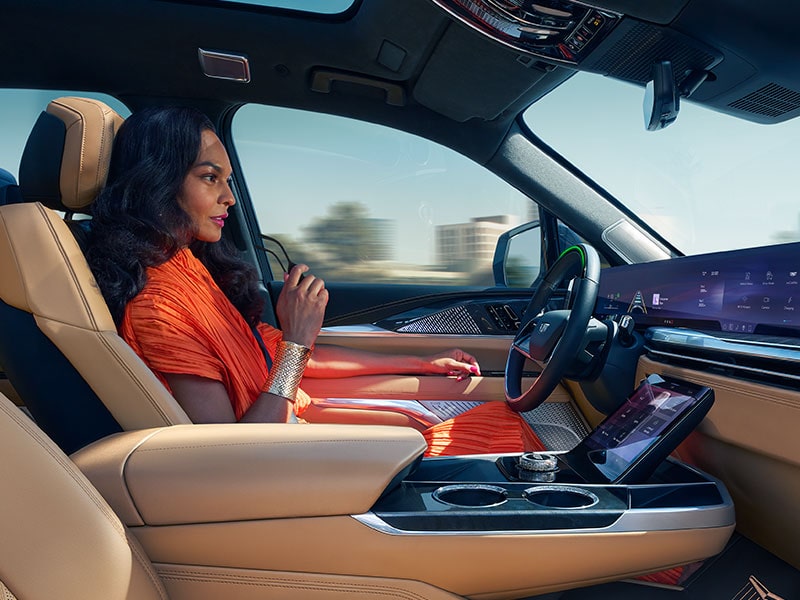 my25-escalade-iq-features-advanced-driver-super-cruise