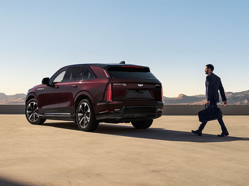 my26-escalade-iq-features-charging-range-range