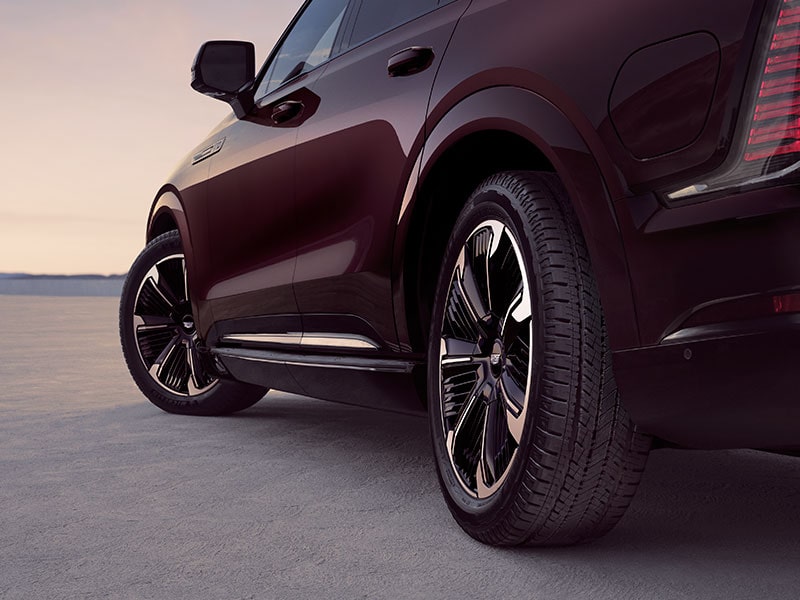 my26-escalade-iq-features-performance-four-wheel-steer