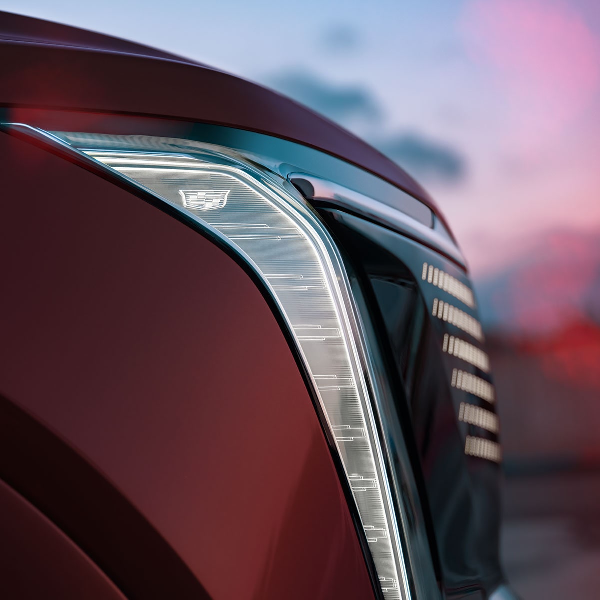 my26-escalade-iq-gallery-grid-exterior-led-light-detail.jpg