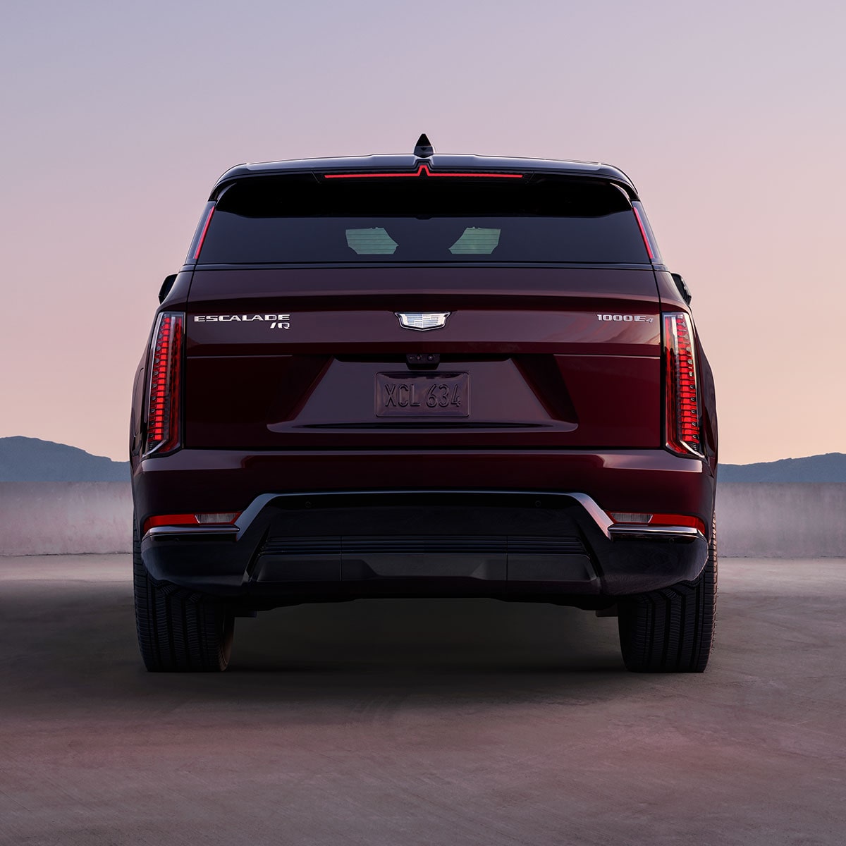 my26-escalade-iq-gallery-grid-exterior-rear.jpg