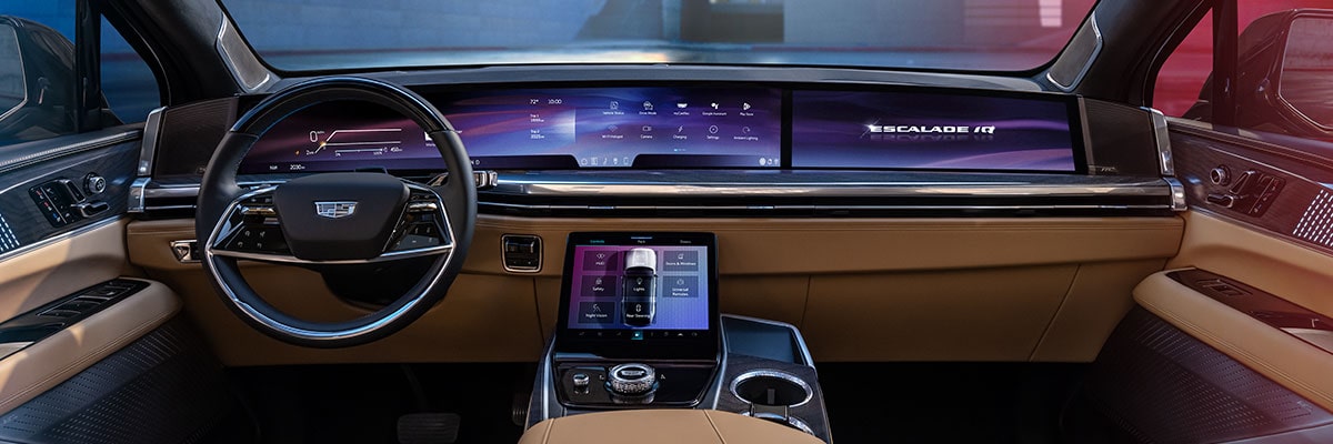 my25-escalade-iq-mov-gallery-staggered-interior-led-screen.jpg
