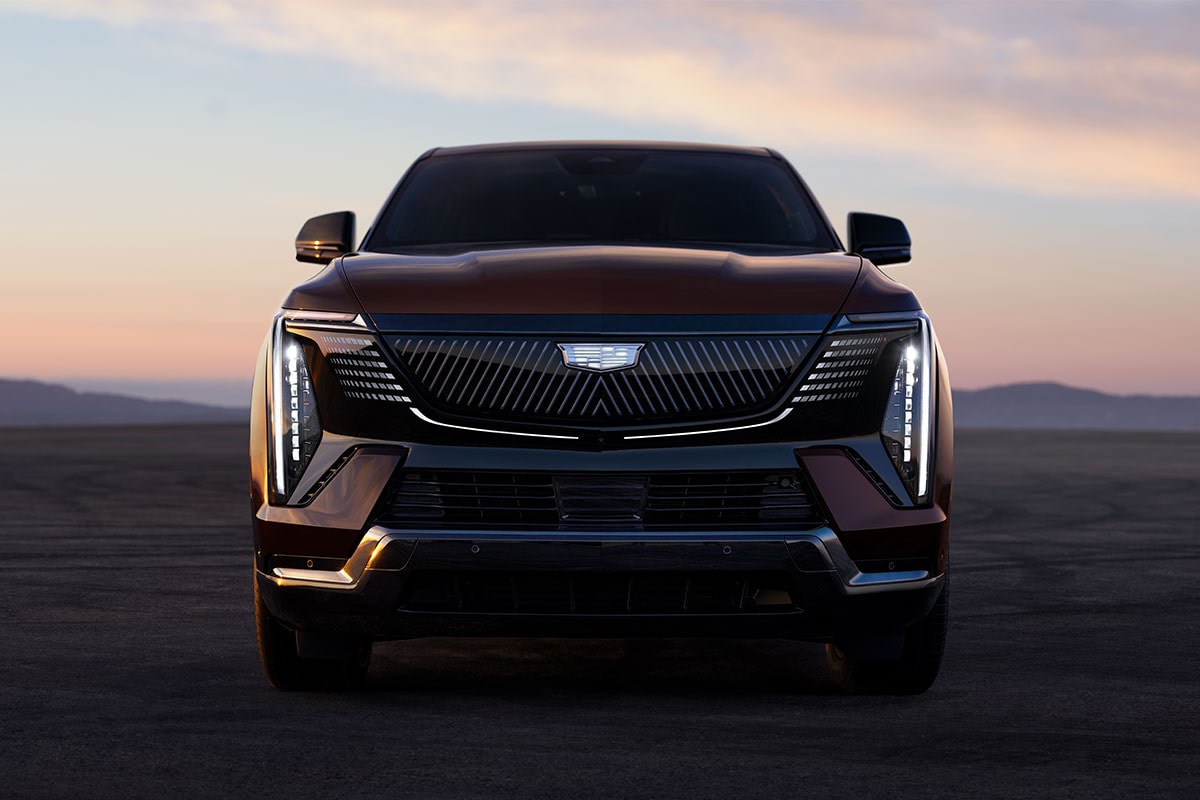 my26-escalade-iq-overview-gallery-staggered-exterior-front-grille.jpg