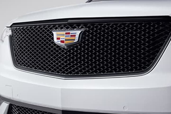 HIGH-GLOSS BLACK GRILL WITH THE SPORT TRIM