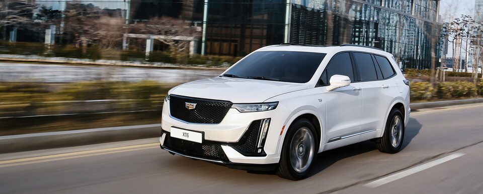 2022 XT6