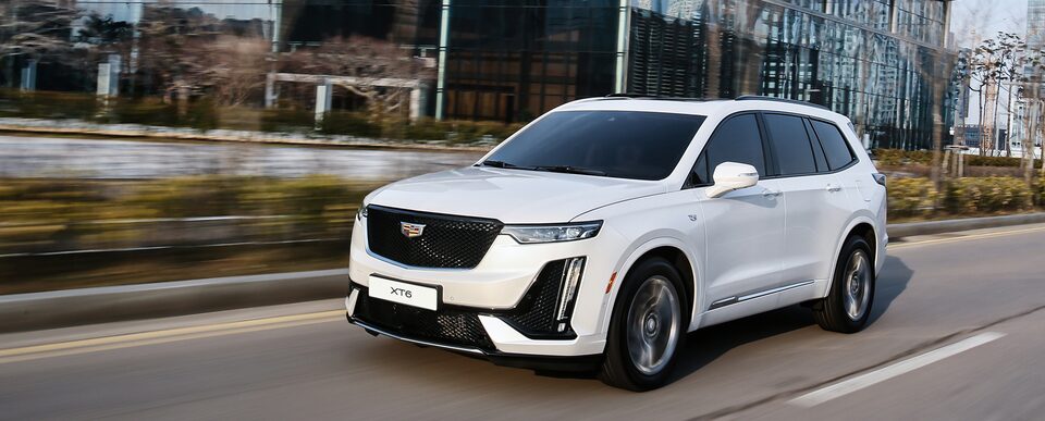 2022 XT6