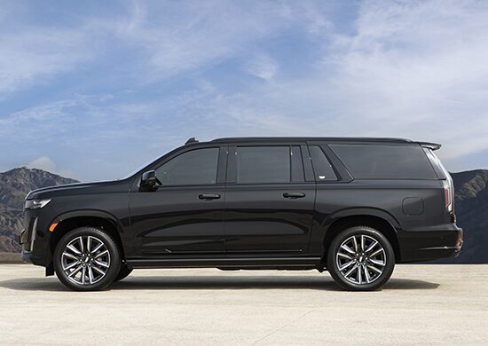 ESCALADE ESV로 더 웅장하게